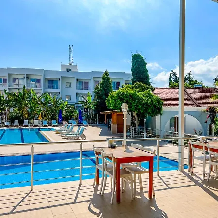 Rose Gardens Hotel